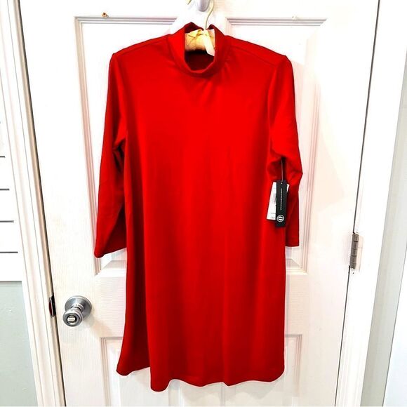 As U Wish Juniors Red Mock Neck Dress with 3/4 length sleeves in a size XS - Picture 4 of 11